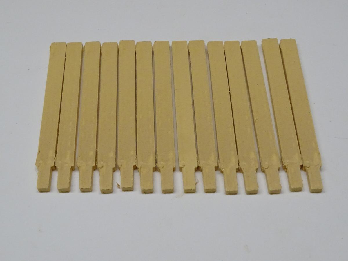 Holzrungen hell für 4-Achser LGB Flachwagen