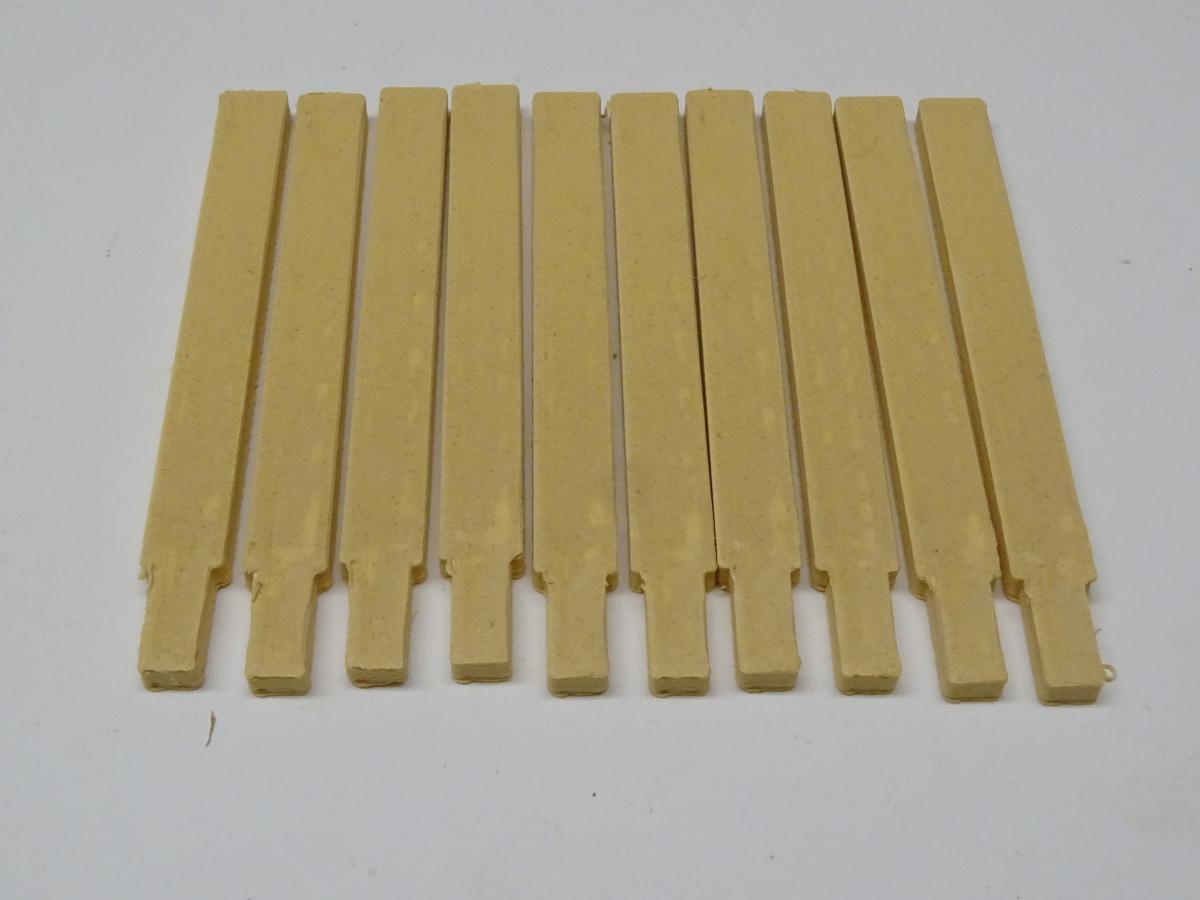 Holzrungen hell für 2-Achser LGB Toytrain Flachwagen