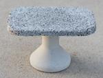 ovaler Tisch aus Beton, weiß, Fuß rund